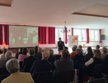 9-Conference-intergenerationnelle-assertive